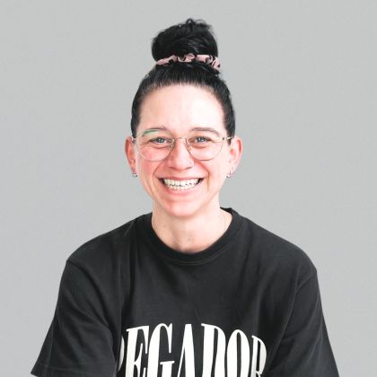 Mareike Freytag, die „gute Fee“ des Teams, in einem professionellen Porträt.