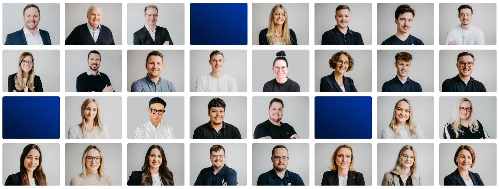 Das Team von AFP.DIE BERATER in Norden – Steuerberater, Wirtschaftsprüfer und Fachkräfte für Finanz- und Lohnbuchhaltung in einem Gruppenfoto.