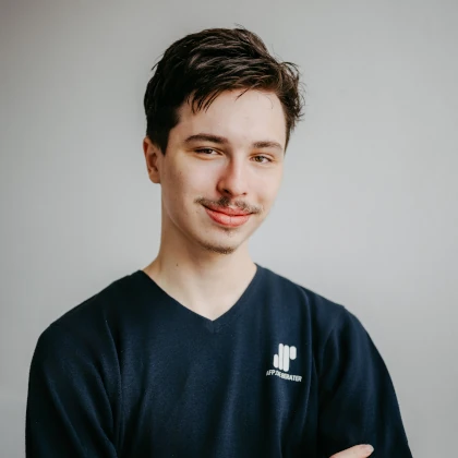 Jan-Marek Riklinks, Auszubildender, in einem professionellen Porträt.