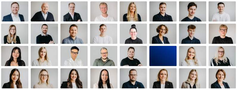 Das Team von AFP.DIE BERATER in Norden – Steuerberater, Wirtschaftsprüfer und Fachkräfte für Finanz- und Lohnbuchhaltung in einem Gruppenfoto.